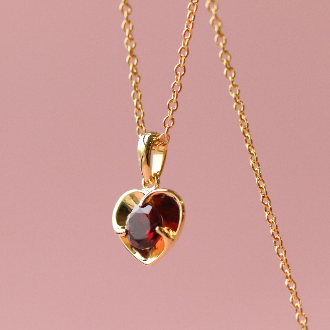 Collana cuore in argento 925 placcato oro giallo con granato