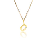 Ciondolo con lettera O dell'alfabeto in oro giallo da 9 ct con diamante