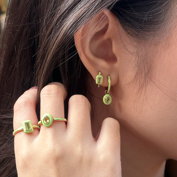 Anello Siberian Waltz in argento sterling con placcatura in oro rosa e smalto verde e peridoto ovale