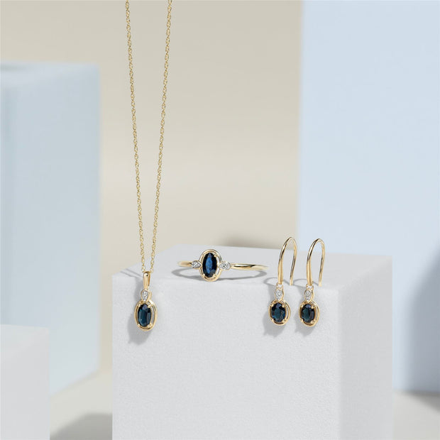 Boucles d'Oreilles Pendantes Classique en Or Jaune 9ct avec Saphir Oval et Diamants Ronds