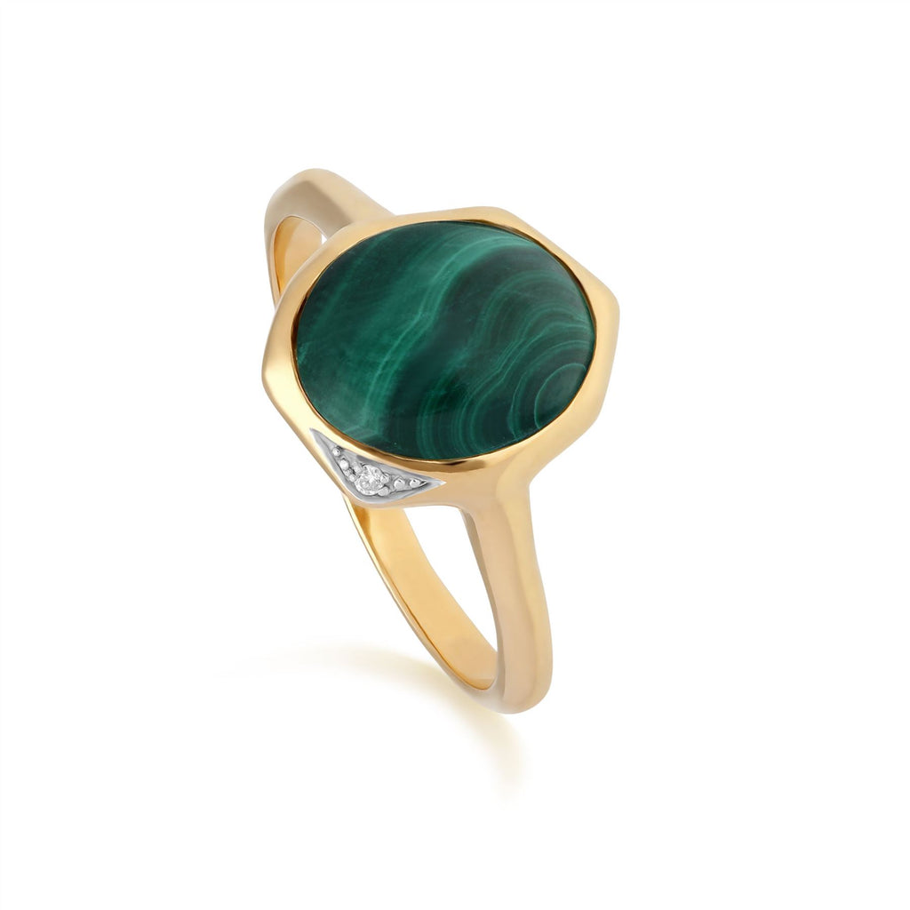 Anello in oro bianco 18 kt con rubino cabochon centrale di 10 ct circa